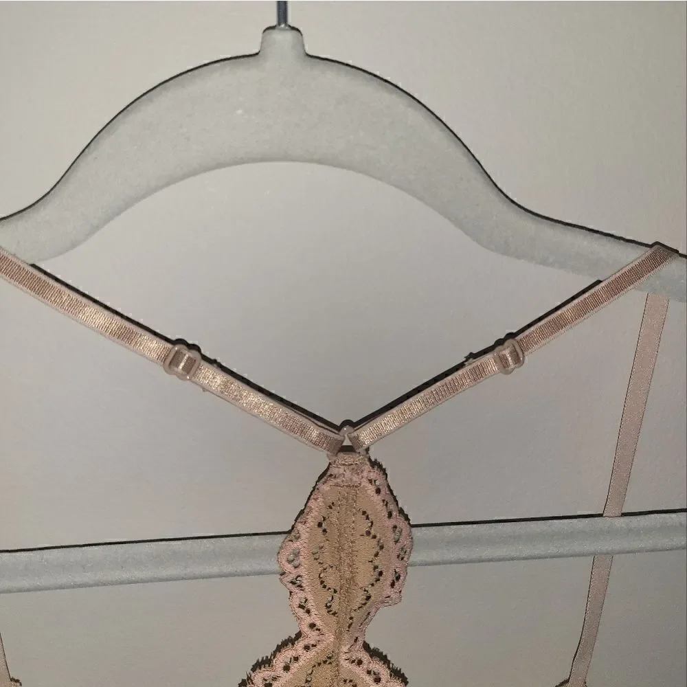 Free People Lace Bra w/ Underwire in nude/pink 32A NWT